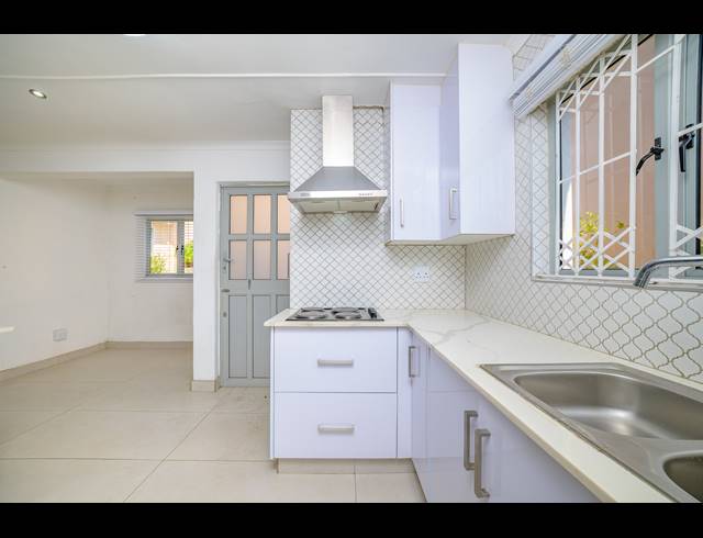 2 BEDROOM SIMPLEX FOR SALE IN SHERWOOD